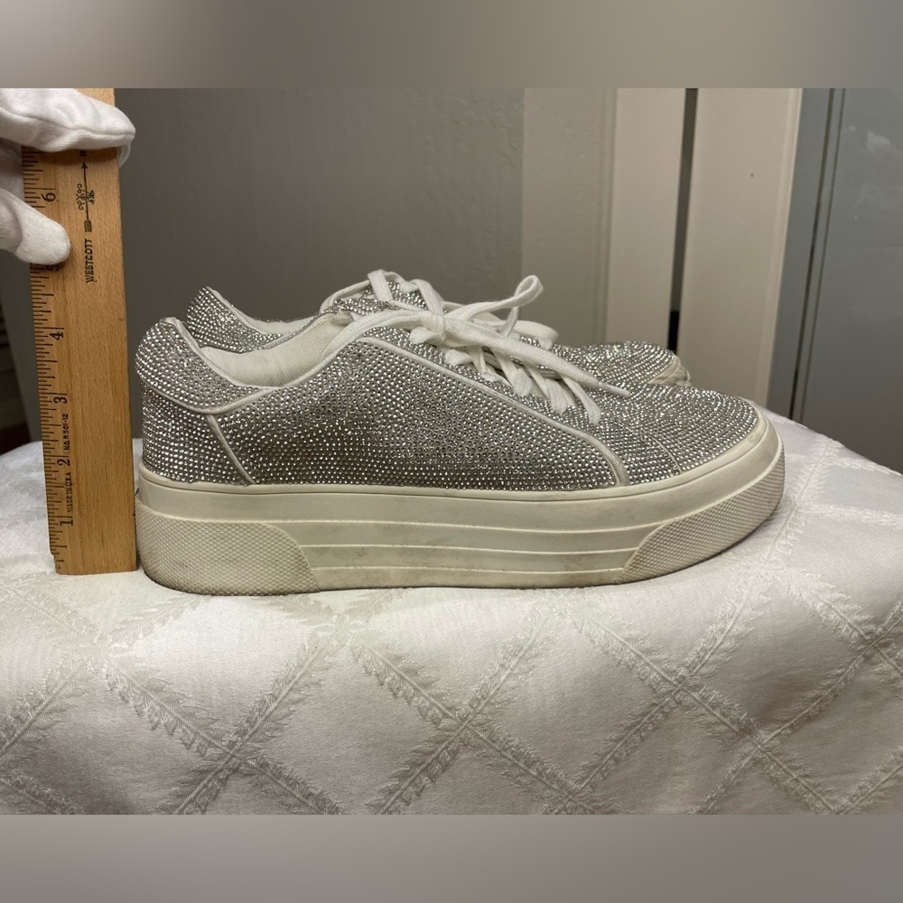 Jessica Simpson “Cherello” Size 8.5 White (Sparkly Silver) Tennis Shoes - Picture 2 of 7
